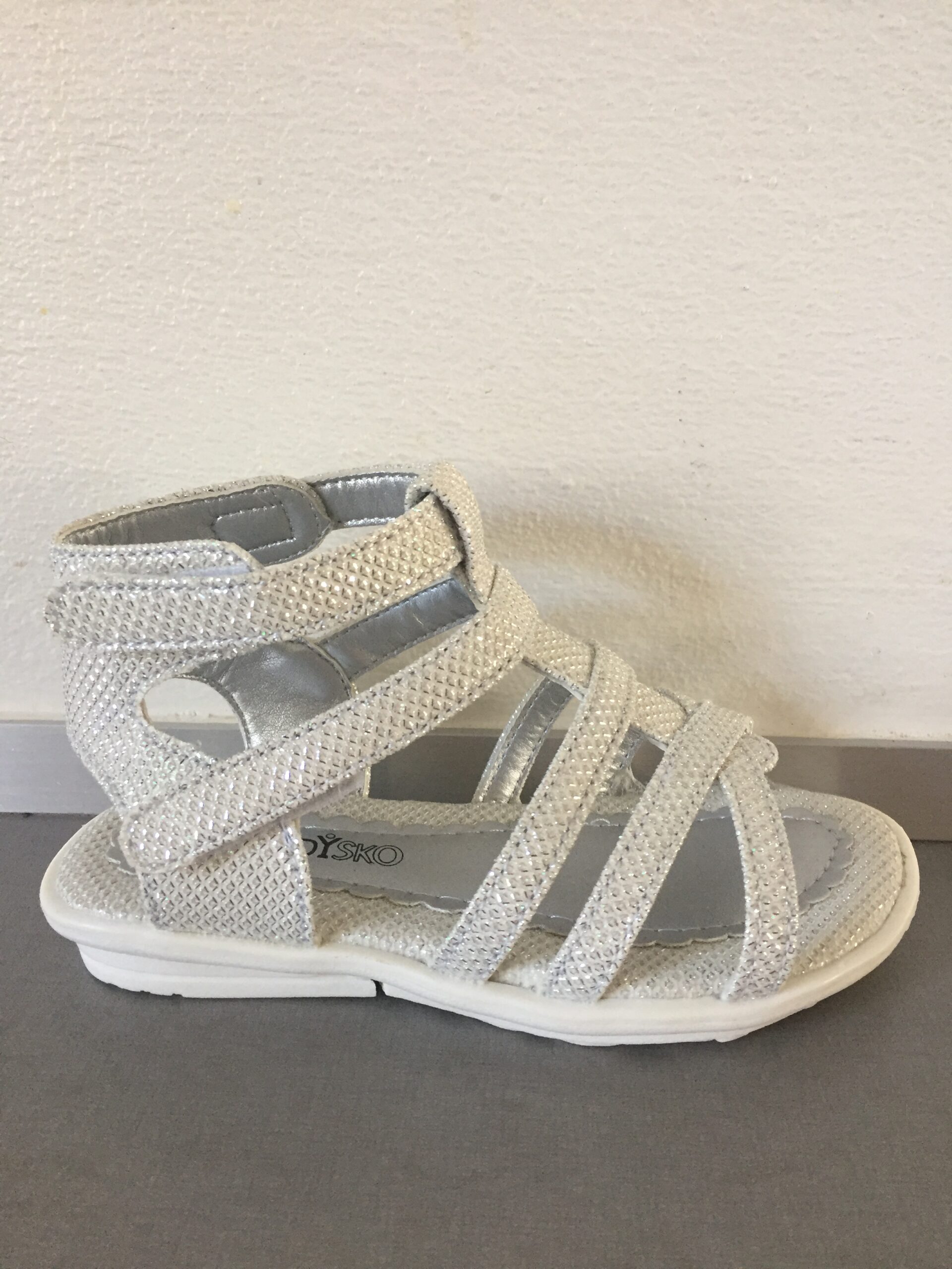 Danser Telegraf Necessities Smukke sølv pige sandaler – HS-Shoppen