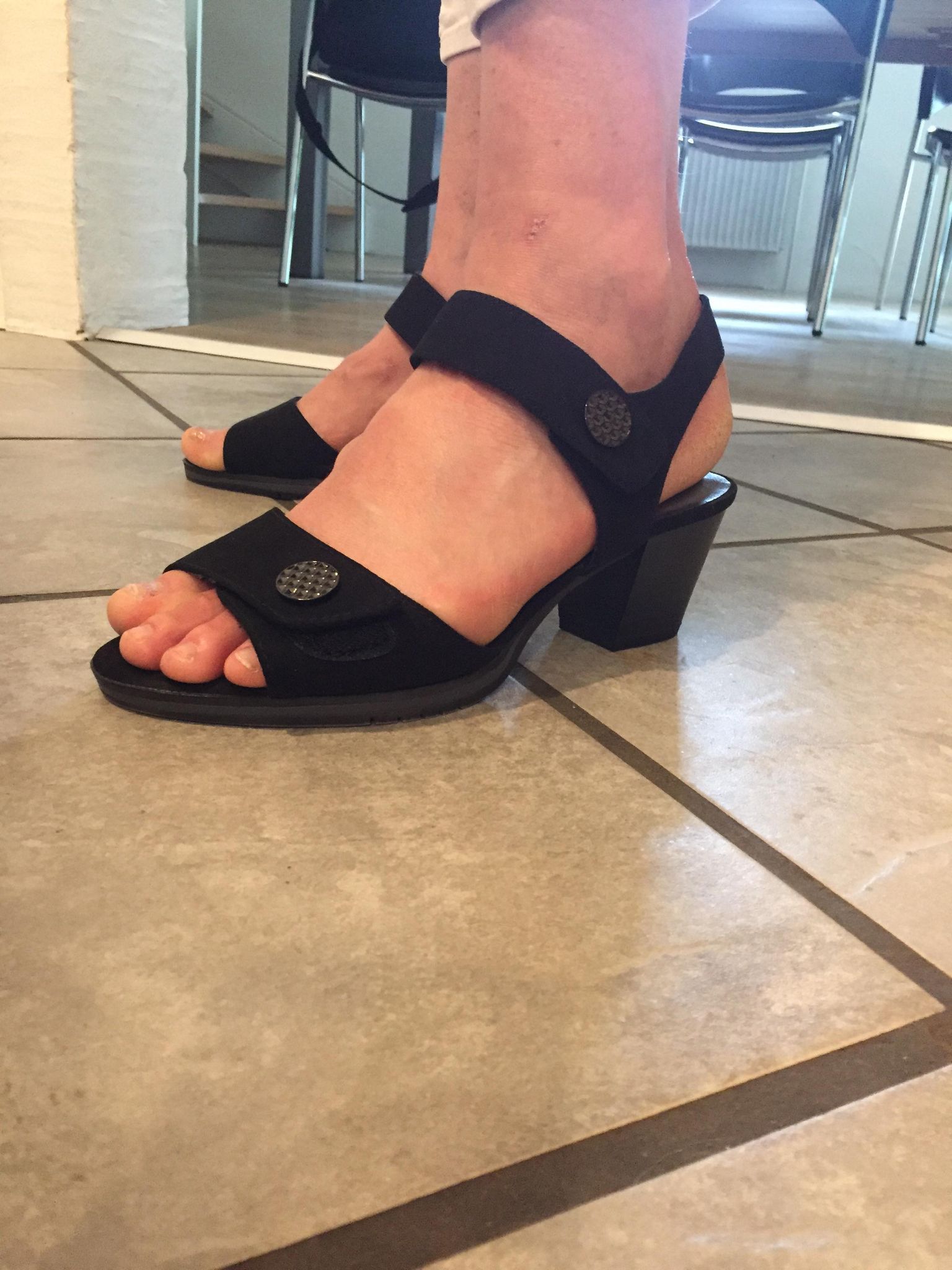 Nyhed: lækre sandaler fra Jana med velcro lukning og ekstra bredde –